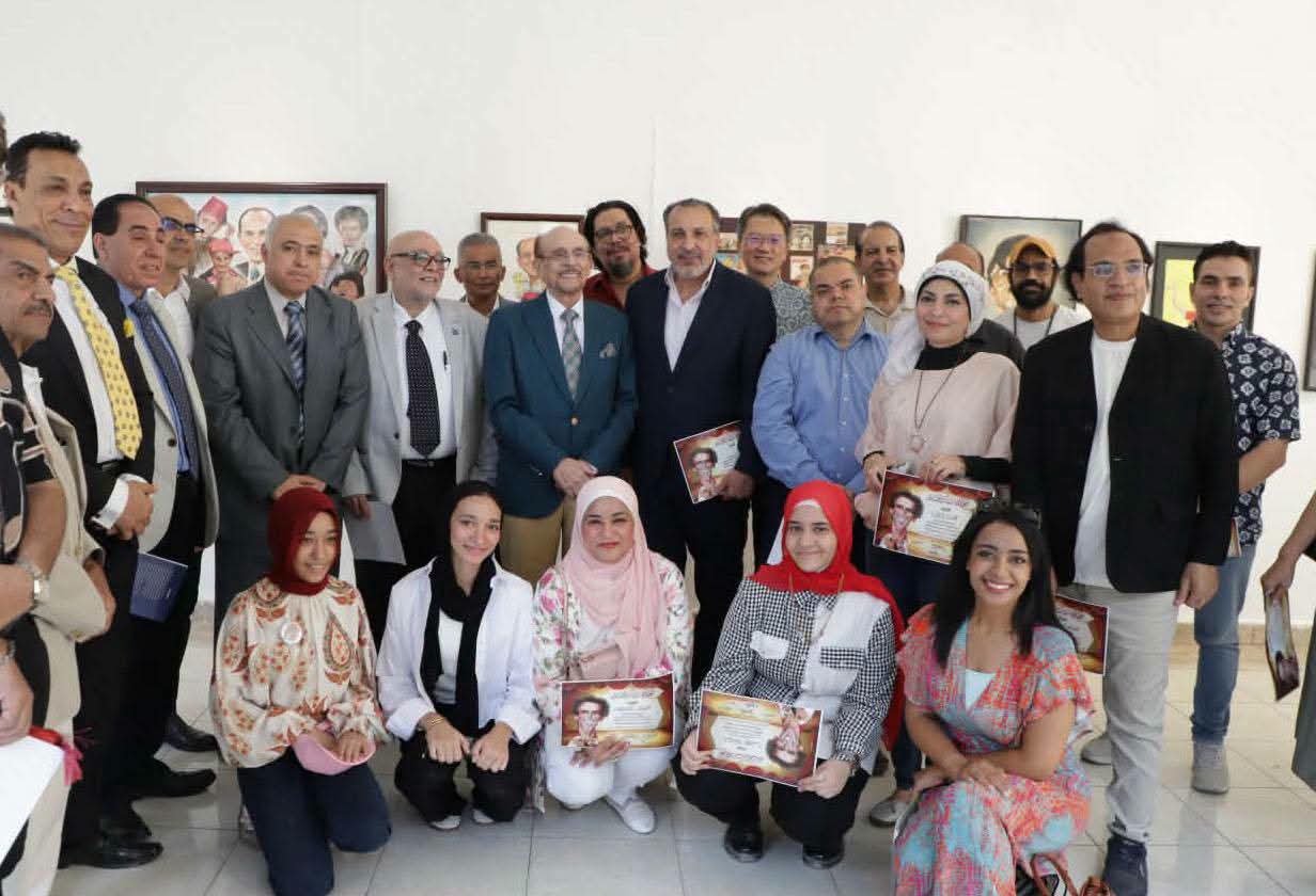 ختام معرض فارس الفن العربي بحضور محمد صبحي.. تكريم الفنانين المشاركين وتأكيد مكانته كأحد رموز الإبداع العربي