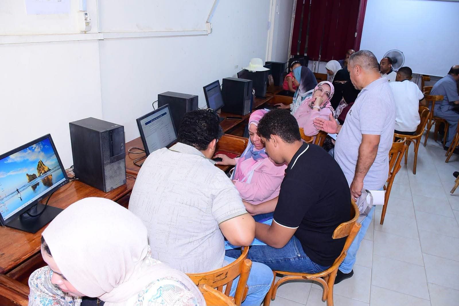 التعليم العالي: استمرار الدعم الفني لطلاب المرحلة الأولى في التنسيق الإلكتروني للجامعات 2026 2 التعليم العالي: استمرار الدعم الفني لطلاب المرحلة الأولى في التنسيق الإلكتروني للجامعات 2026