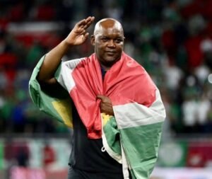 بيتسو موسيماني يقود منتخب جنوب إفريقيا مجددًا بعد موافقة الاتحاد