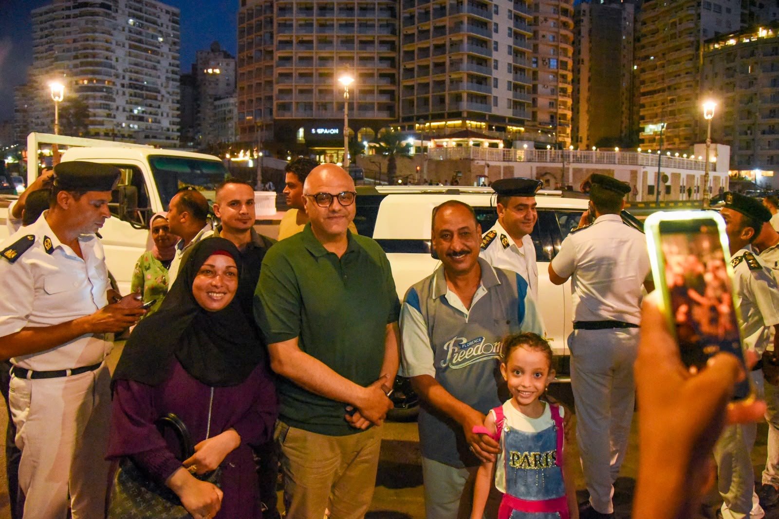 محافظ الإسكندرية يتفقد ممشى كورنيش المنتزه ويوجه برفع الإشغالات المخالفة للحفاظ على حق المواطنين