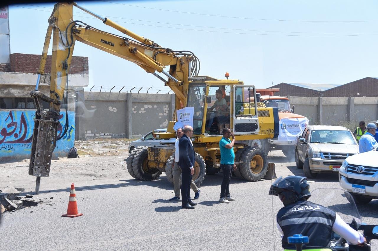 محافظ الإسكندرية يضع حجر الأساس لمشروع رفع كفاءة وإنارة طريق النهضة بطول 5.2 كم