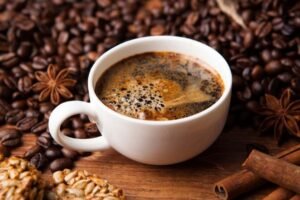 أخطاء شائعة في شرب القهوة قد تؤثر على النوم والصحة اليومية