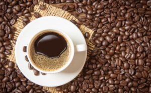 أخطاء شائعة في شرب القهوة قد تؤثر على النوم والصحة اليومية