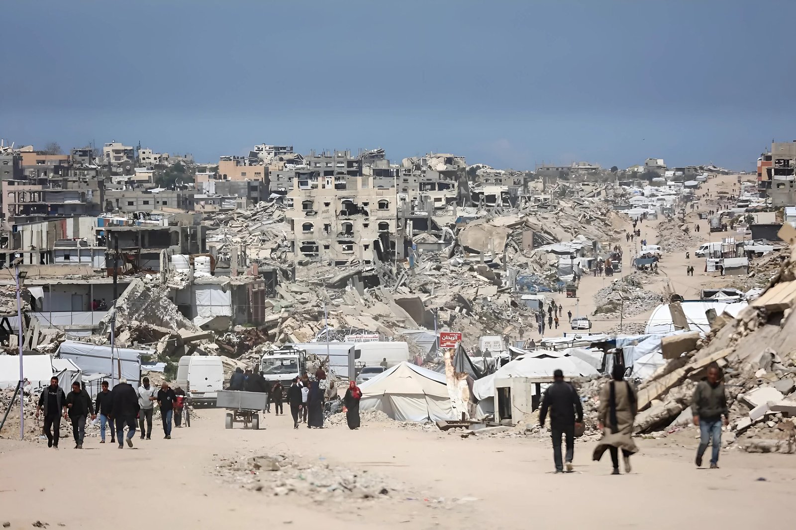 قصف غزة يتواصل.. استشهاد فلسطينيين وقصف محطة تحلية مياه ومسجد في الشيخ رضوان
