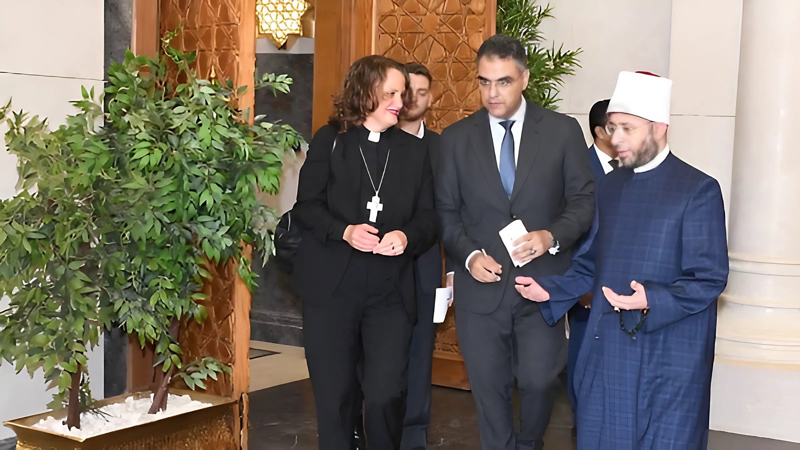 وزير الأوقاف يستقبل وفد منظمة كنائس من أجل السلام لبحث دعم السلام والتعايش ومساندة فلسطين 3 وزير الأوقاف يستقبل وفد منظمة كنائس من أجل السلام لبحث دعم السلام والتعايش ومساندة فلسطين