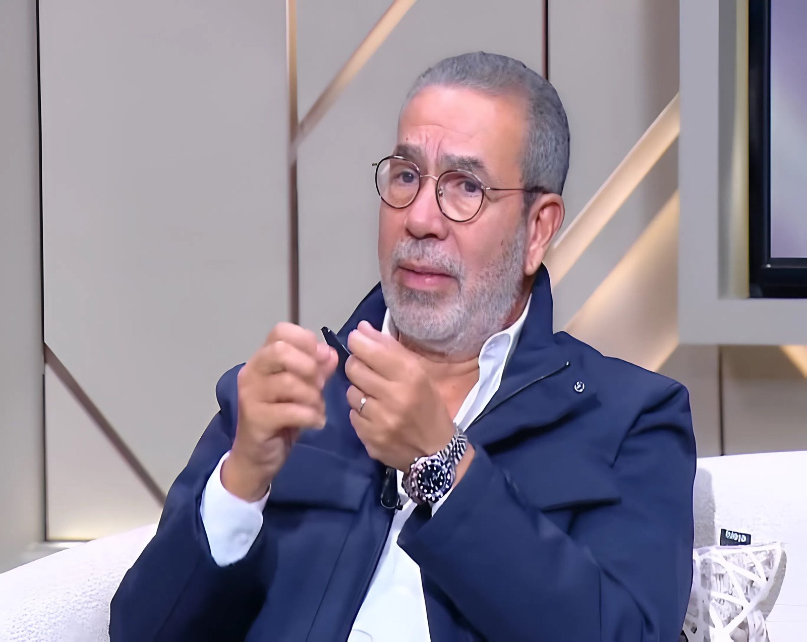 مدحت العدل يكشف تفاصيل تقديم شخصية عبد الحليم حافظ في مسرحية «حليم زمن الرومانسية»