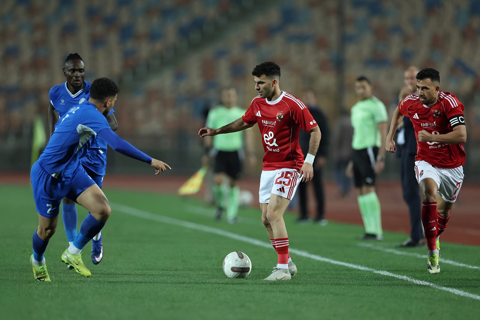 موعد مباراة الأهلي وسموحة في الدوري المصري.. المارد الأحمر يبحث عن الفوز الثالث على التوالي 3 موعد مباراة الأهلي وسموحة في الدوري المصري.. المارد الأحمر يبحث عن الفوز الثالث على التوالي