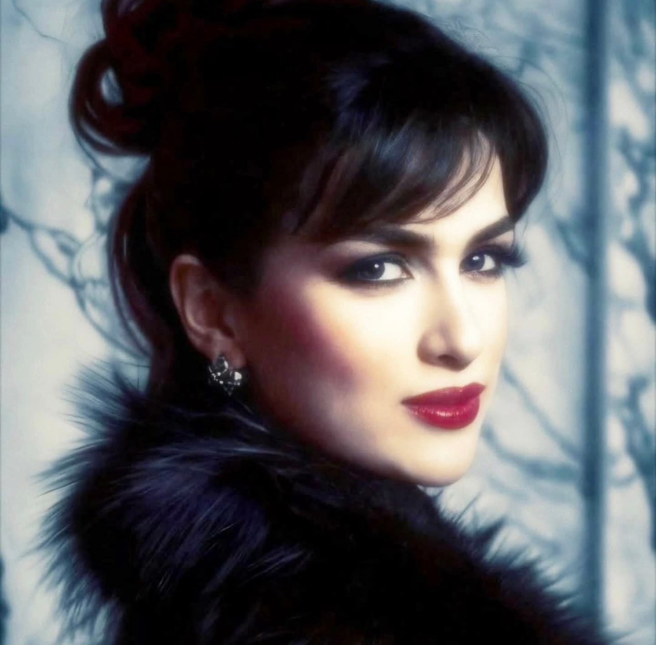 مشوار حياة سيمون.. رحلة فنية استثنائية صنعت بصمتها بين الغناء والسينما والدراما والمسرح