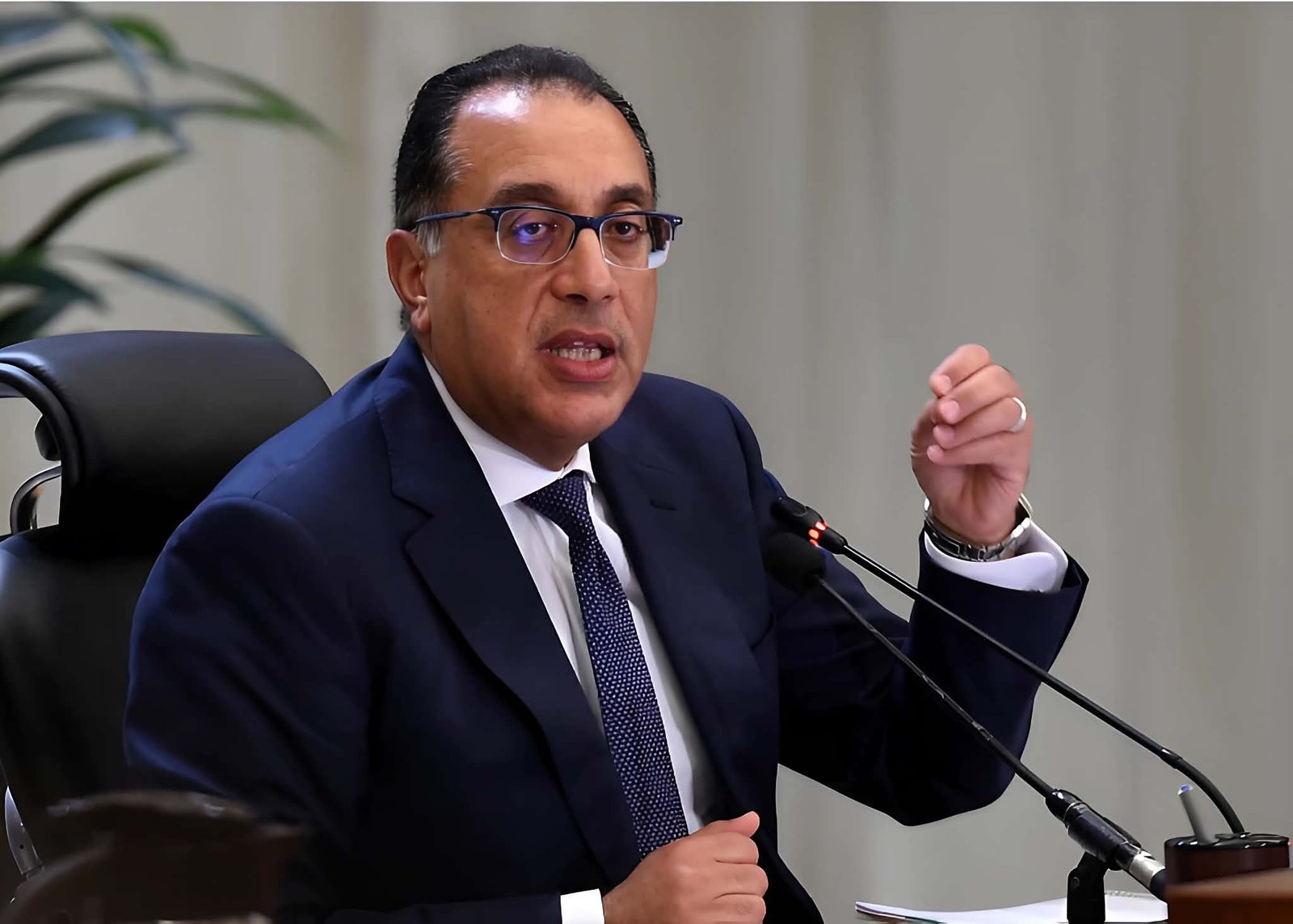 مجلس الوزراء يحسم الجدل.. لا مقايضة أو رهن لقناة السويس مقابل مديونيات الدولة