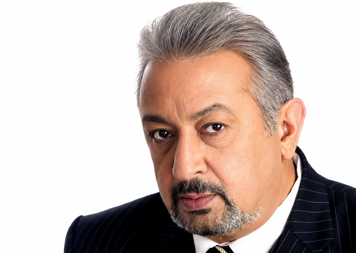 ذكرى وفاة نور الشريف.. 11 عامًا على رحيل أحد أعمدة الفن المصري وصائد الجوائز