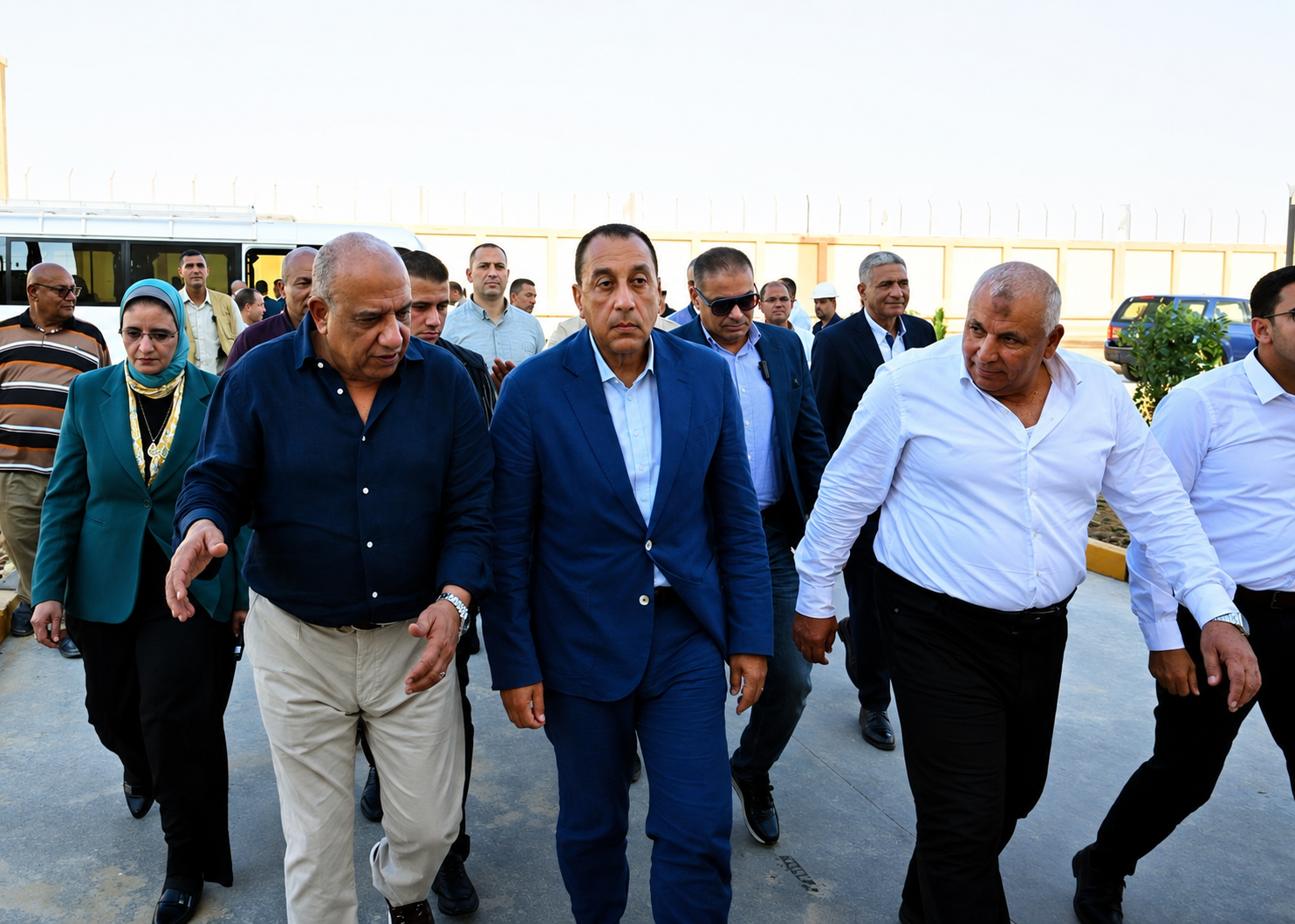 رئيس الوزراء يتفقد محطة محولات كهرباء شرق مطروح ويؤكد جاهزية الشبكة لمواجهة أحمال الصيف 5 رئيس الوزراء يتفقد محطة محولات كهرباء شرق مطروح ويؤكد جاهزية الشبكة لمواجهة أحمال الصيف