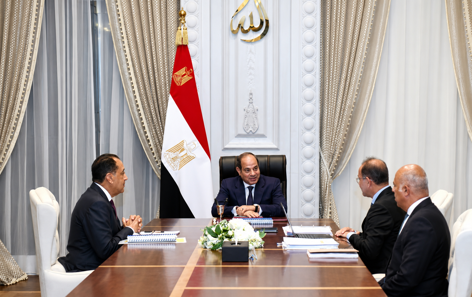 اجتماع الرئيس السيسي ووزير المالية.. إطلاق حزمة التسهيلات الضريبية الثالثة وخفض ديون أجهزة الموازنة 3 اجتماع الرئيس السيسي ووزير المالية.. إطلاق حزمة التسهيلات الضريبية الثالثة وخفض ديون أجهزة الموازنة