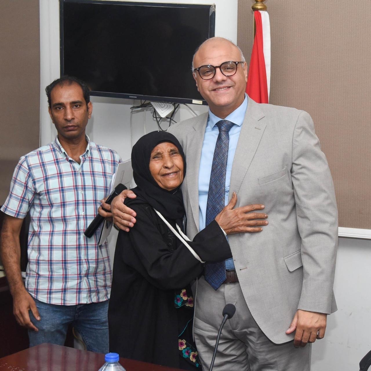 محافظ الإسكندرية: الشكاوى وخدمة المواطنين على رأس الأولويات.. 21 لقاءً جماهيريًا لمقابلة 530 مواطنًا