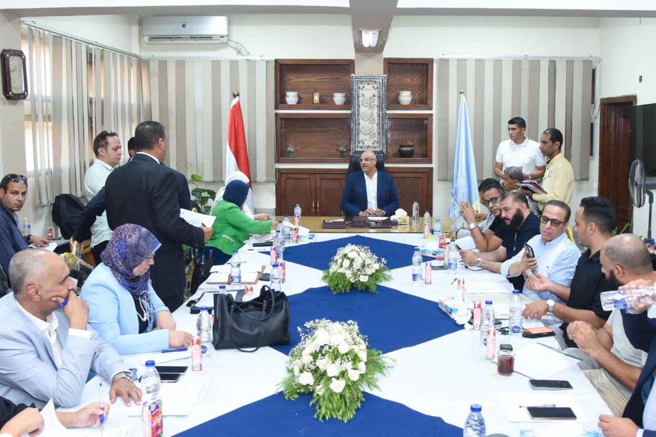 محافظ الإسكندرية يستجيب لمطالب المواطنين.. توفير 5 فرص عمل بينها 3 لذوي الهمم وعلاج 3 حالات على نفقة الدولة