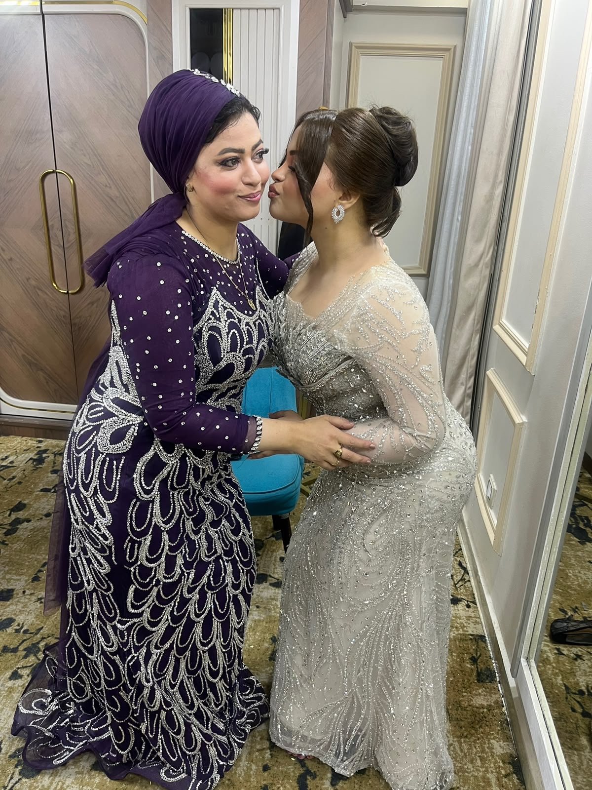 عالم النجوم تهنئ خبيرة التجميل هبة رزق بمناسبة خطوبة ابنتها شهد على المهندس عمر