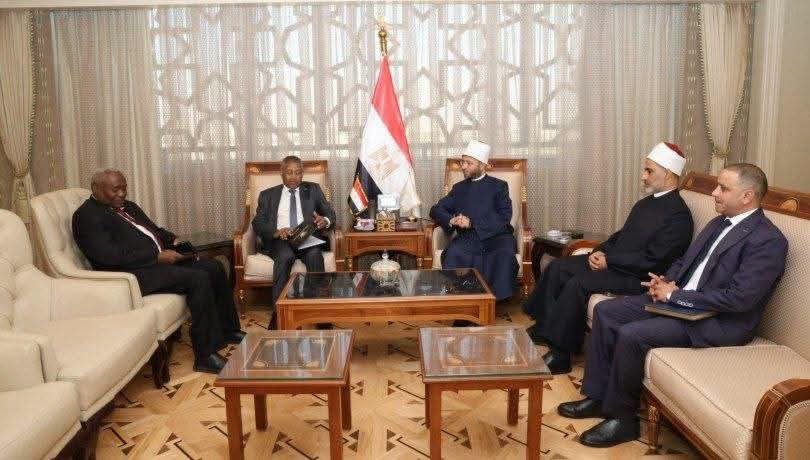 وزير الأوقاف يبحث مع سفير السودان بالقاهرة تعزيز التعاون المشترك وتطوير التأهيل الدعوي 2 وزير الأوقاف يبحث مع سفير السودان بالقاهرة تعزيز التعاون المشترك وتطوير التأهيل الدعوي