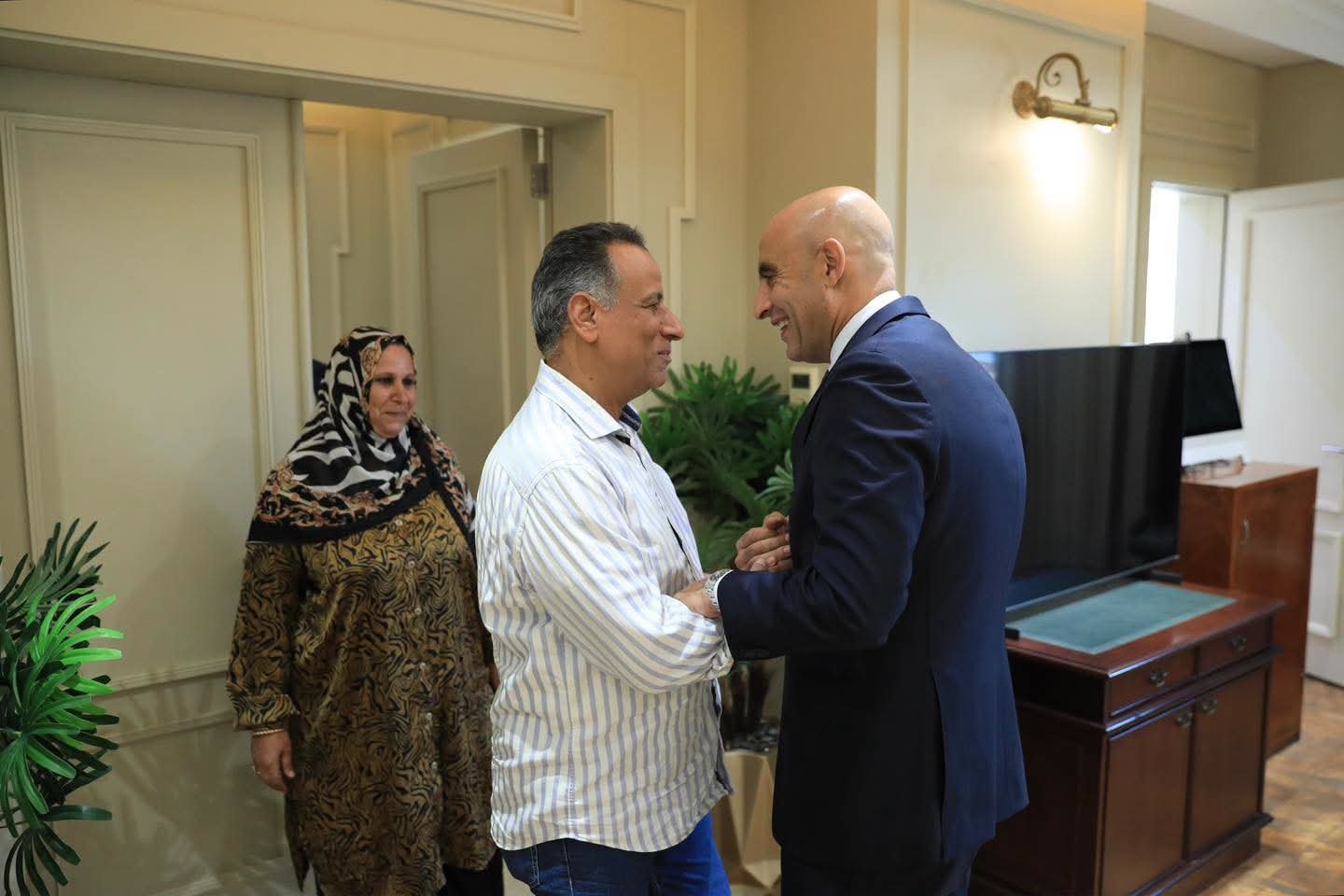وزير التربية والتعليم يكرّم مديري المدارس ويؤكد: كرامة المعلمين ومديري المدارس خط أحمر 2 وزير التربية والتعليم يكرّم مديري المدارس ويؤكد: كرامة المعلمين ومديري المدارس خط أحمر