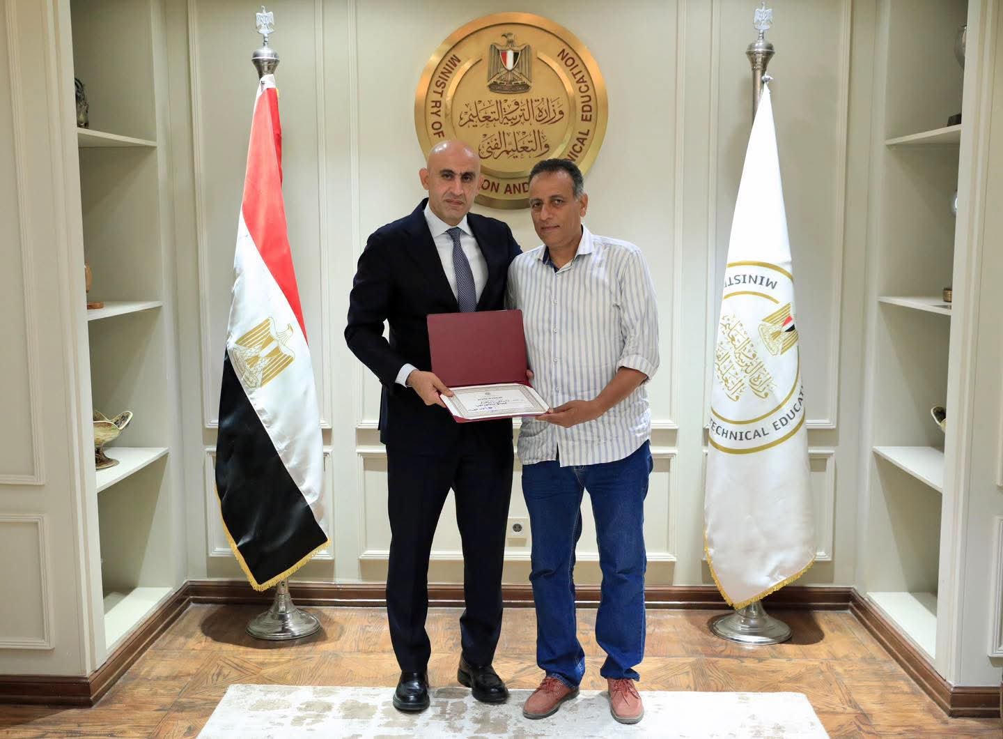 وزير التربية والتعليم يكرّم مديري المدارس ويؤكد: كرامة المعلمين ومديري المدارس خط أحمر 4 وزير التربية والتعليم يكرّم مديري المدارس ويؤكد: كرامة المعلمين ومديري المدارس خط أحمر