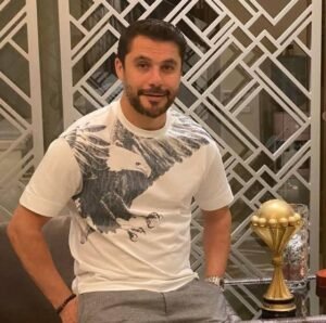 مصدر في اتحاد الكرة: اتفاق مع حسام حسن لتوضيح تصريحاته بشأن محمد الشناوي بعد لقاء أنجولا