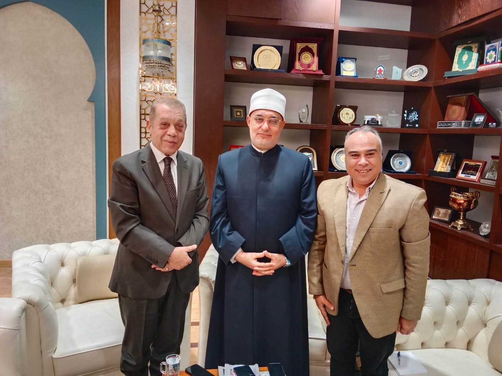 مفتي الجمهورية يؤكد دور الإعلام في مواجهة الأفكار المتطرفة وتعزيز الوعي المجتمعي