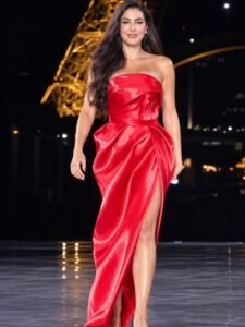 ياسمين صبري تتألق في عرض L'Oréal Paris وسط نجمات العالم وتخطف الأنظار بإطلالتها 5 ياسمين صبري تتألق في عرض L'Oréal Paris وسط نجمات العالم وتخطف الأنظار بإطلالتها