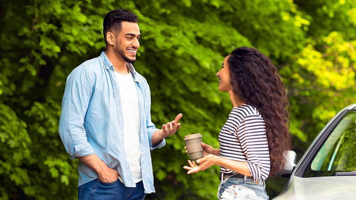 لماذا نشعر بالراحة تجاه بعض الأشخاص من أول لقاء؟ أسرار نفسية تفسر الانسجام الفوري