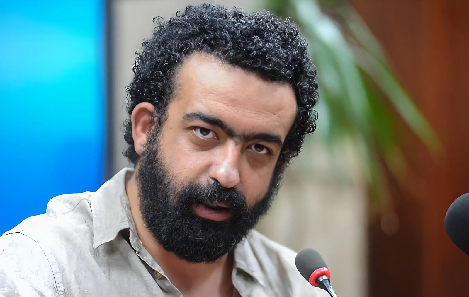 ماندو العدل يعتذر رسميًا عن إخراج مسلسل «أرضي بجنينة»