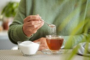 ماذا يحدث لجسمك عند تقليل السكر لمدة شهر؟ تغيرات ملحوظة وفوائد صحية