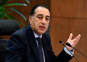 رئيس الوزراء يتفقد مشروعات وزارة النقل بالقاهرة والجيزة.. تفاصيل تطورات مونوريل غرب القاهرة
