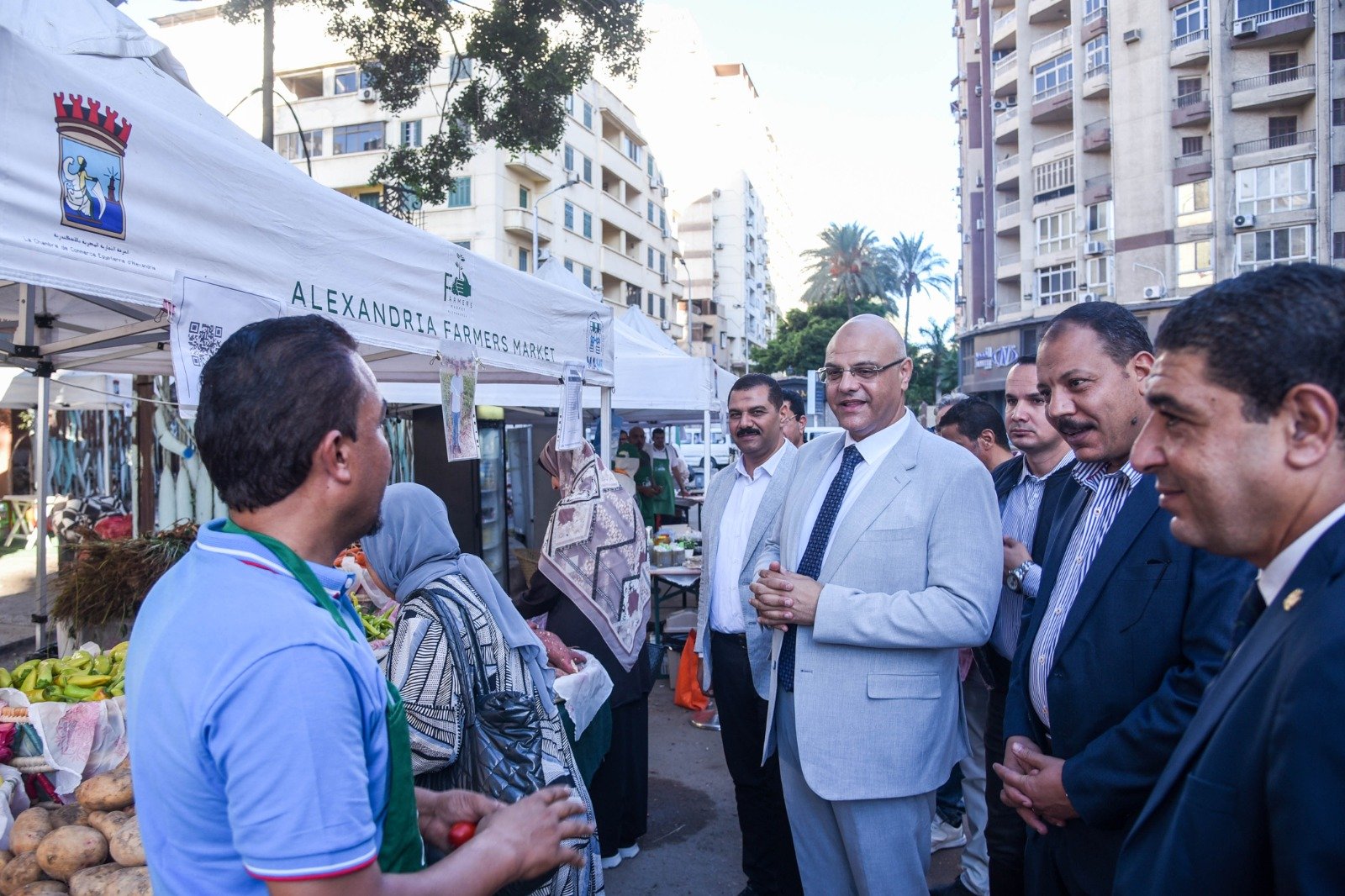 سوق اليوم الواحد للمزارعين في الإسكندرية.. محافظ الإسكندرية يتفقد فعاليات زيزينيا لدعم المنتج والمستهلك 3 سوق اليوم الواحد للمزارعين في الإسكندرية.. محافظ الإسكندرية يتفقد فعاليات زيزينيا لدعم المنتج والمستهلك