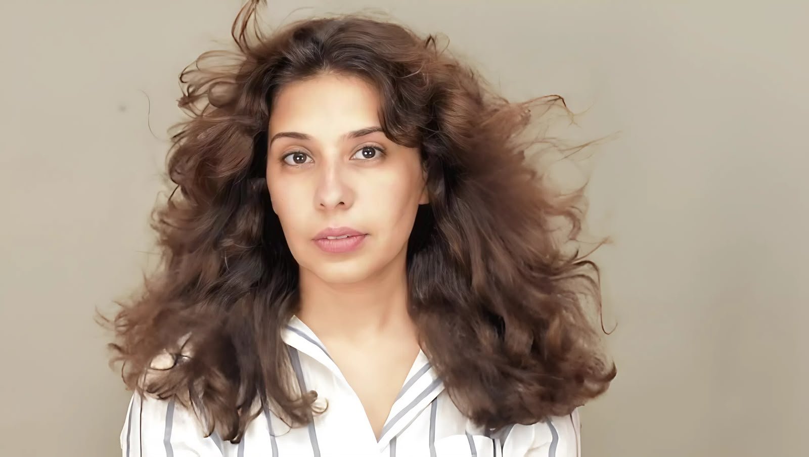 هبة يسري تحسم الجدل حول مشهد القبلة في فيلم الهوى سلطان