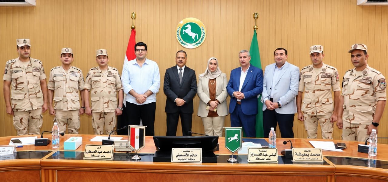 محافظ الشرقية يكرم 15 طالبًا وطالبة في مسابقة «فرسان القراءة في نصر أكتوبر» 3 محافظ الشرقية يكرم 15 طالبًا وطالبة في مسابقة «فرسان القراءة في نصر أكتوبر»