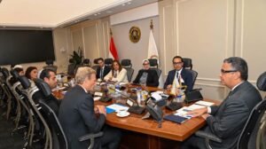 وزير التموين يبحث تطوير منظومة الدعم والأمن الغذائي مع برنامج الأغذية العالمي