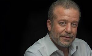 شريف منير يكشف تفاصيل شعوره بعد تكريمه في مهرجان ظفار الدولي للمسرح