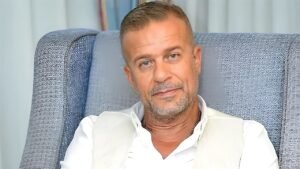 شريف منير يكشف تفاصيل شعوره بعد تكريمه في مهرجان ظفار الدولي للمسرح