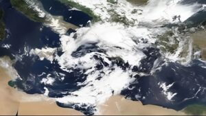 عاصفة مديكن تثير التحذيرات في البحر المتوسط.. تأثيرات محتملة على ليبيا واليونان وشمال مصر 2 عاصفة مديكن تثير التحذيرات في البحر المتوسط.. تأثيرات محتملة على ليبيا واليونان وشمال مصر