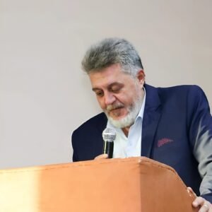 عيد ميلاد عصام الجميل.. مسيرة صحفية وإعلامية حافلة بالعطاء في الإسكندرية