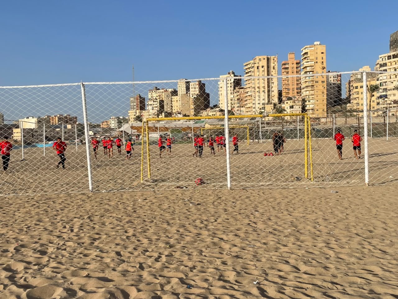 المنتخب المصري لكرة القدم الشاطئية يبدأ تدريباته على شواطئ الإسكندرية استعدادًا لتصفيات أمم أفريقيا