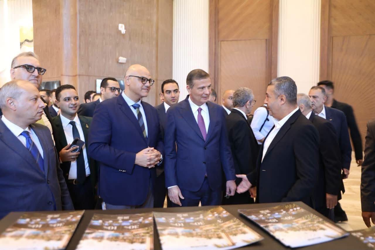 وزير الزراعة يستعرض خطة الدولة لتحقيق الأمن الغذائي والتنمية الزراعية