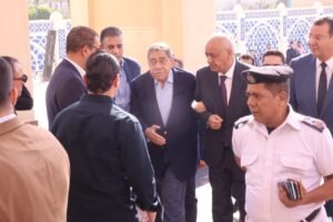 تشييع جنازة أحمد الزند من مسجد المشير طنطاوي.. حضور قضائي وشخصيات عامة في وداع وزير العدل الأسبق 5 تشييع جنازة أحمد الزند من مسجد المشير طنطاوي.. حضور قضائي وشخصيات عامة في وداع وزير العدل الأسبق