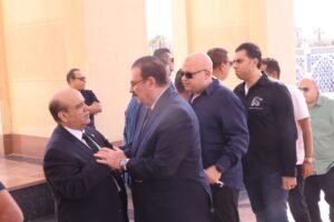 تشييع جنازة أحمد الزند من مسجد المشير طنطاوي.. حضور قضائي وشخصيات عامة في وداع وزير العدل الأسبق 2 تشييع جنازة أحمد الزند من مسجد المشير طنطاوي.. حضور قضائي وشخصيات عامة في وداع وزير العدل الأسبق