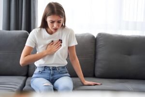 أضرار زيادة جرعة الدواء.. أعراض خطيرة قد تبدأ بالغثيان وتنتهي بفقدان الوعي
