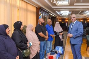 محافظة الإسكندرية تسلّم 6 رحلات عمرة لأسر الشهداء والأمهات المكافحات بدعم من صندوق تحيا مصر