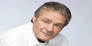 رامي وحيد يكشف كواليس بداياته مع نجلاء فتحي وفاروق الفيشاوي: «كنت صغير ومش مدرك قيمتهم» 4 رامي وحيد يكشف كواليس بداياته مع نجلاء فتحي وفاروق الفيشاوي: «كنت صغير ومش مدرك قيمتهم»