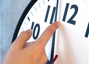 التوقيت الشتوي 2026 في مصر.. موعد تغيير الساعة وتأخيرها 60 دقيقة رسميًا