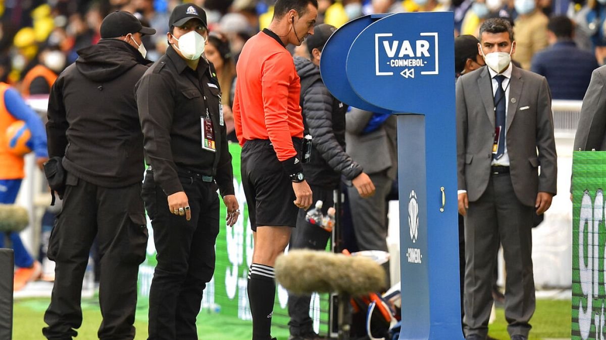 تقنية VAR في دوري أبطال أفريقيا.. كاف يقترب من تطبيقها والزمالك وبيراميدز في الصورة