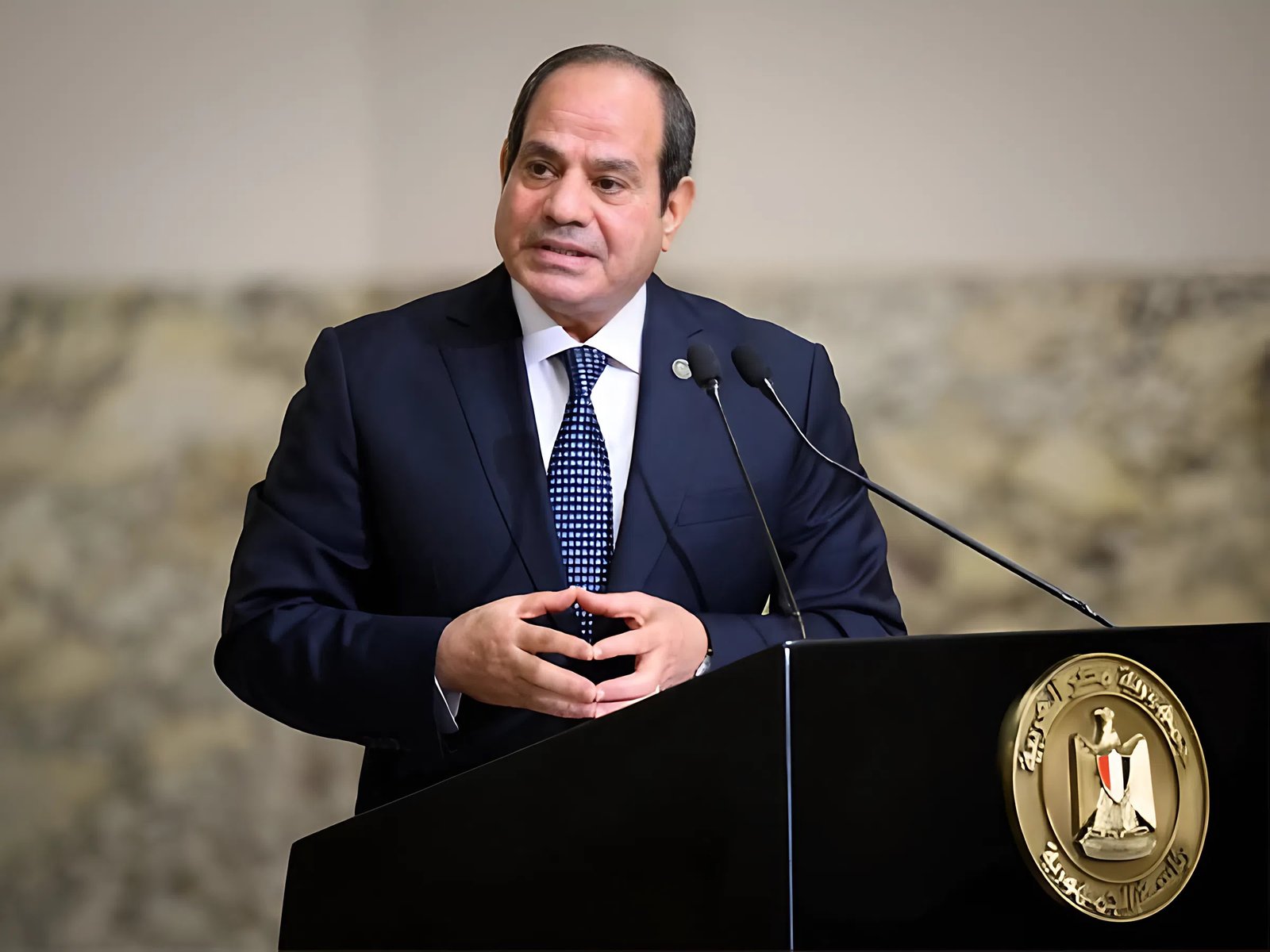 الرئيس السيسي يوجه برفع كفاءة المعلمين وتطوير منظومة التعليم.. تفاصيل اجتماع تطوير القيادات التعليمية