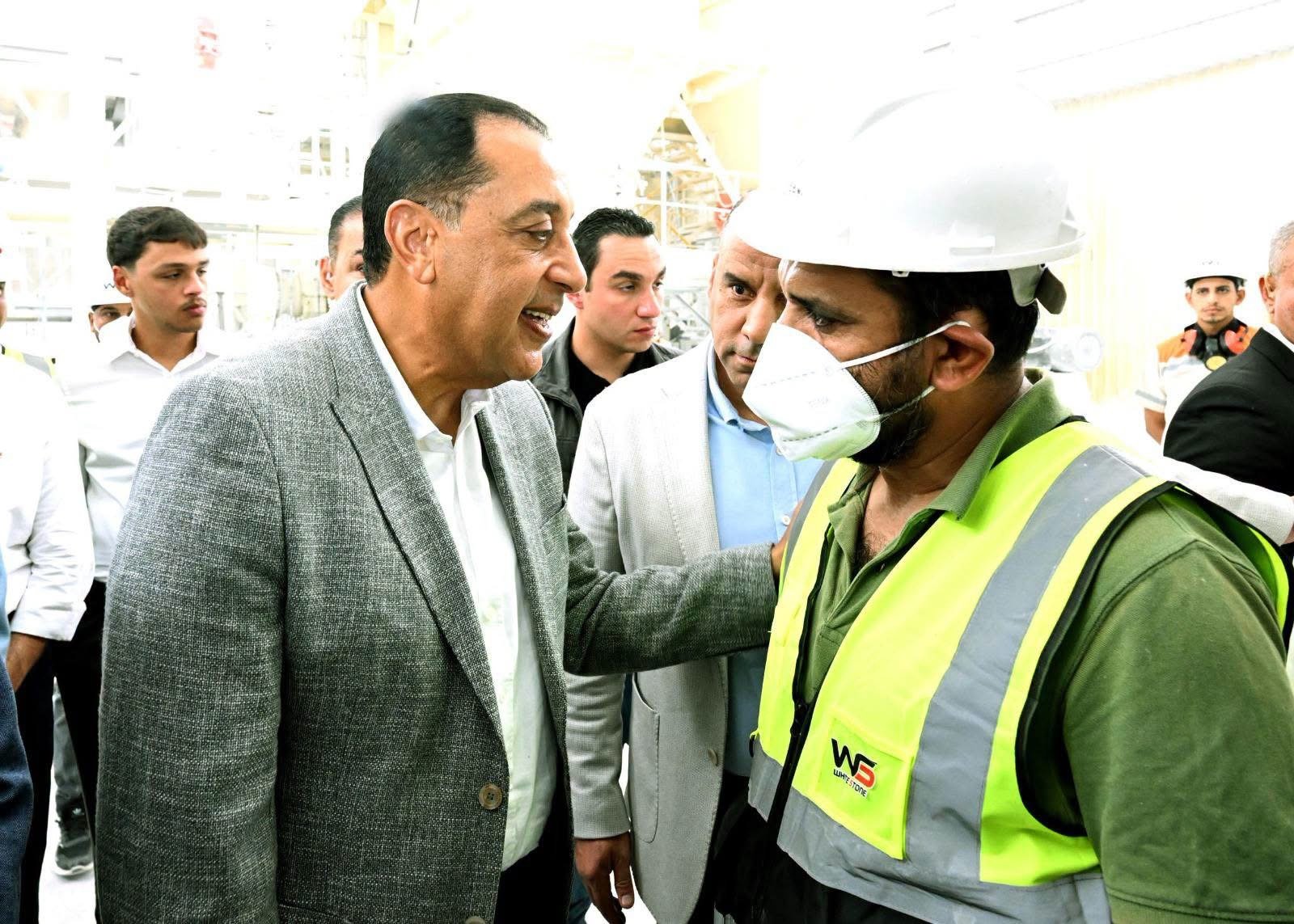 مدبولي يفتتح مصنع «وايت ستون إيجيبت للتعدين» بالسخنة باستثمارات 5 ملايين دولار
