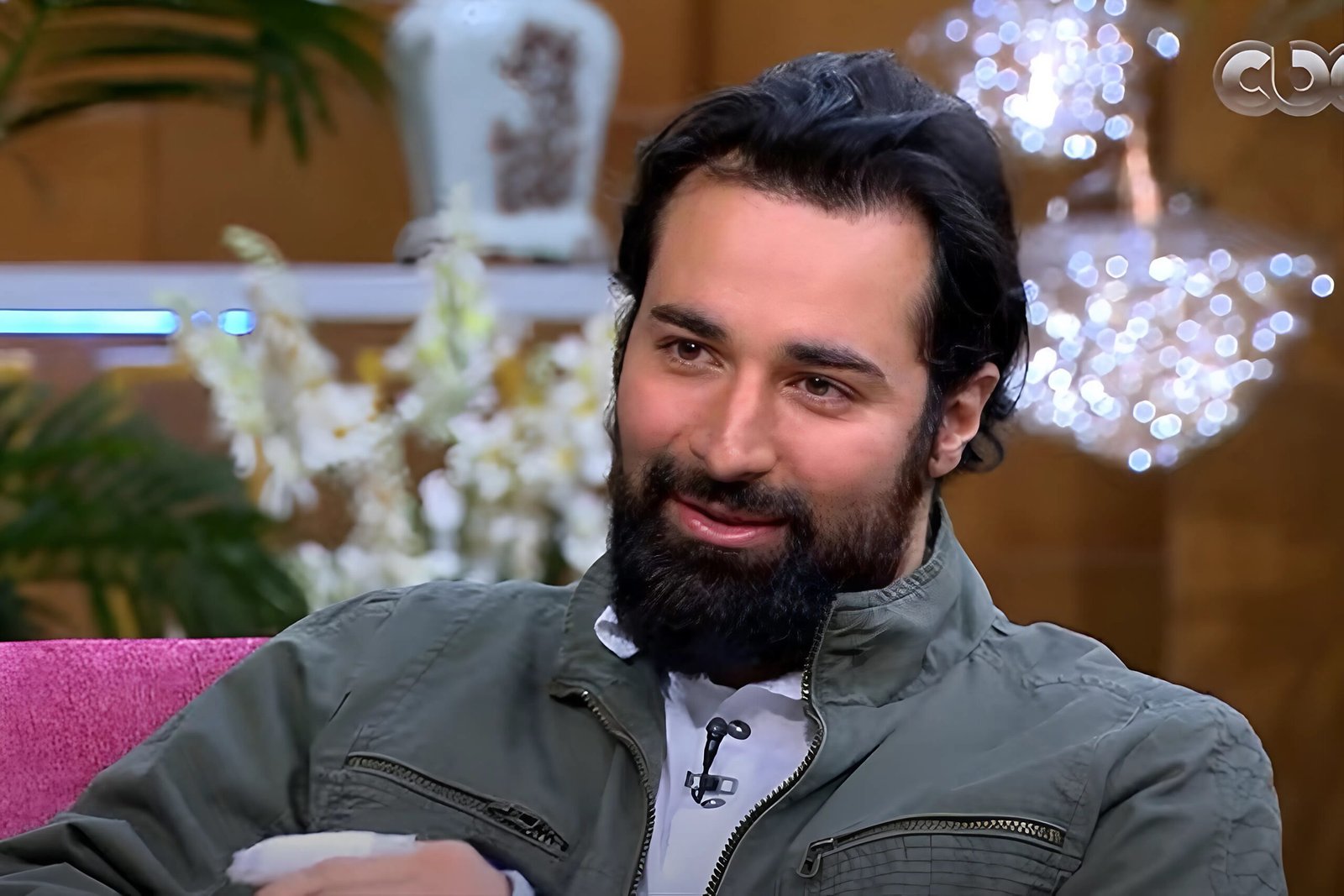 أحمد حاتم يحتفل بعيد ميلاد نجله بصورة عفوية ويشعل تفاعل الجمهور