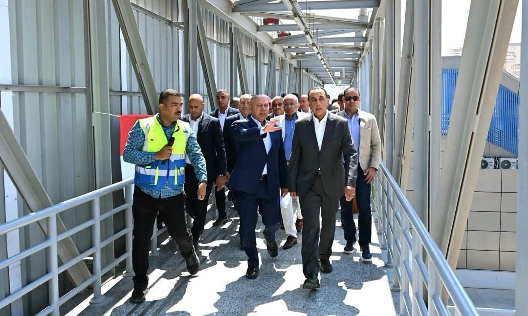 رئيس الوزراء يتفقد المرحلة الثانية من الأتوبيس الترددي BRT بطول 40 كيلومترًا